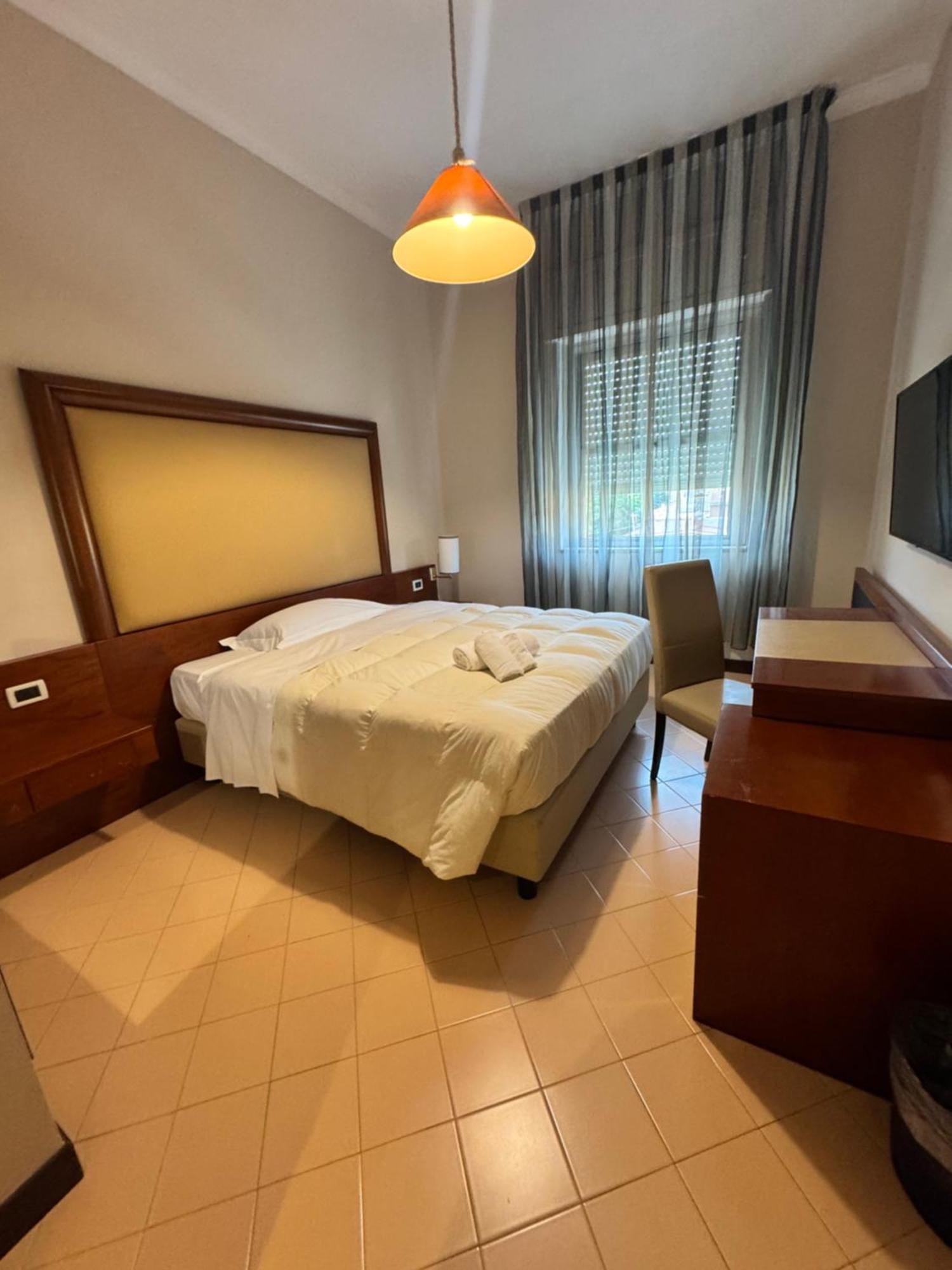 Grand Hotel Lamezia Lamezia Terme Bagian luar foto